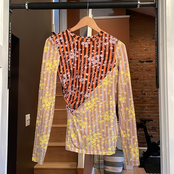 House of Holland chic stretchy statement top. - Picture 1 of 3